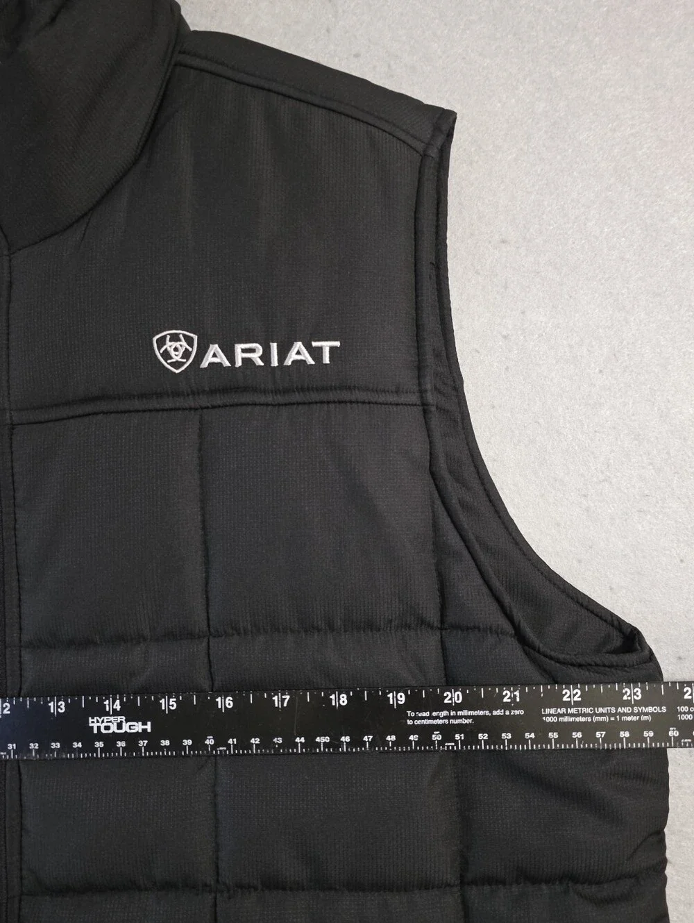 NWOT Ariat Mens Black Crius Insulated Quilted Puffer Vest 10011523 Size Large